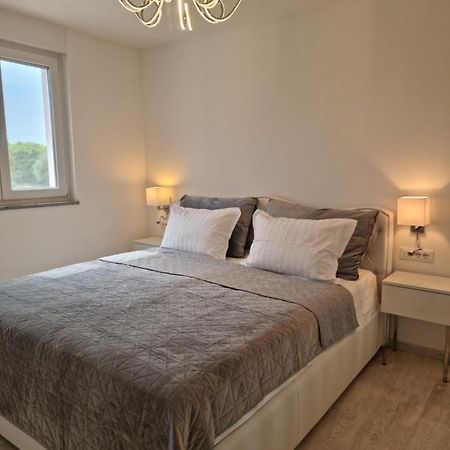 Luxury Apartment Umag Buitenkant foto