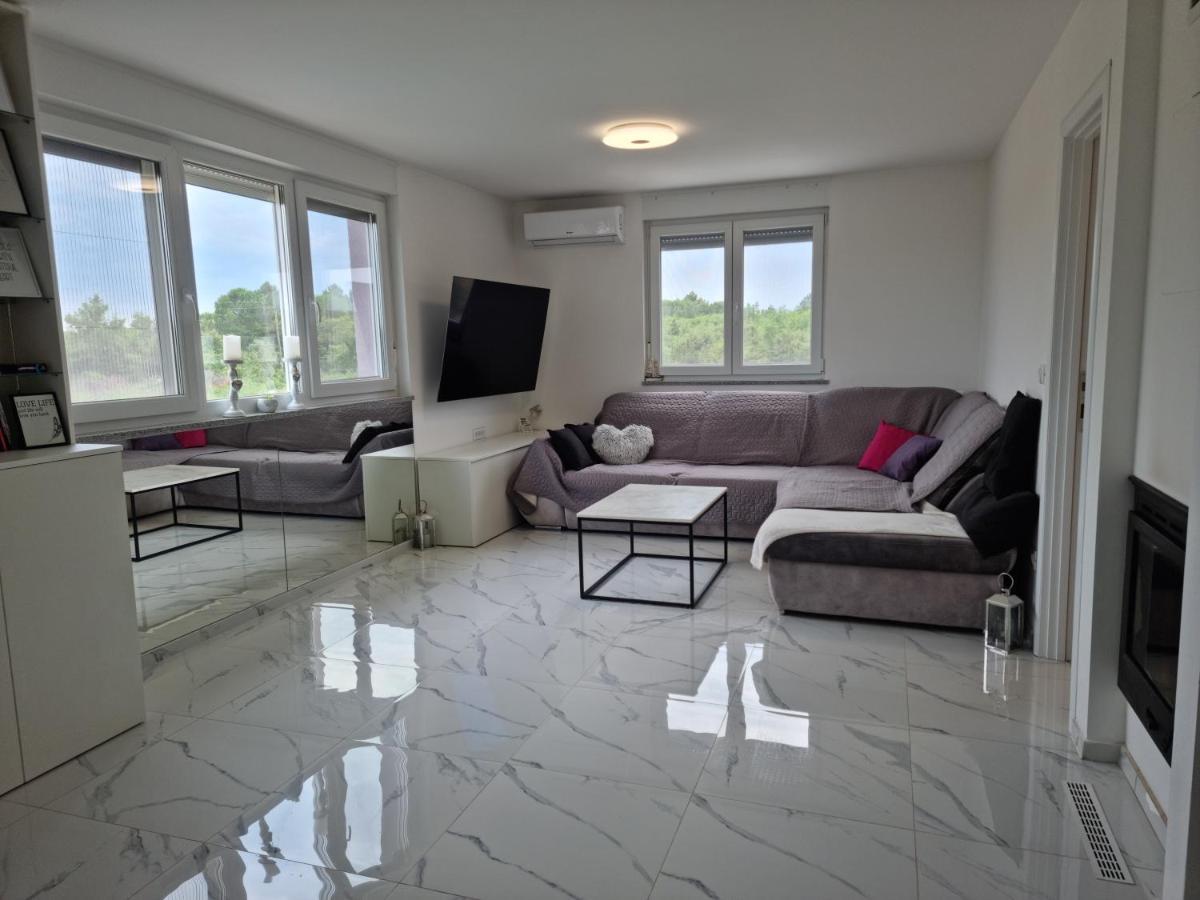 Luxury Apartment Umag Buitenkant foto
