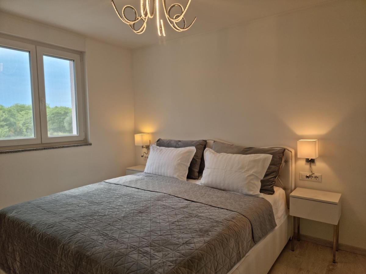 Luxury Apartment Umag Buitenkant foto
